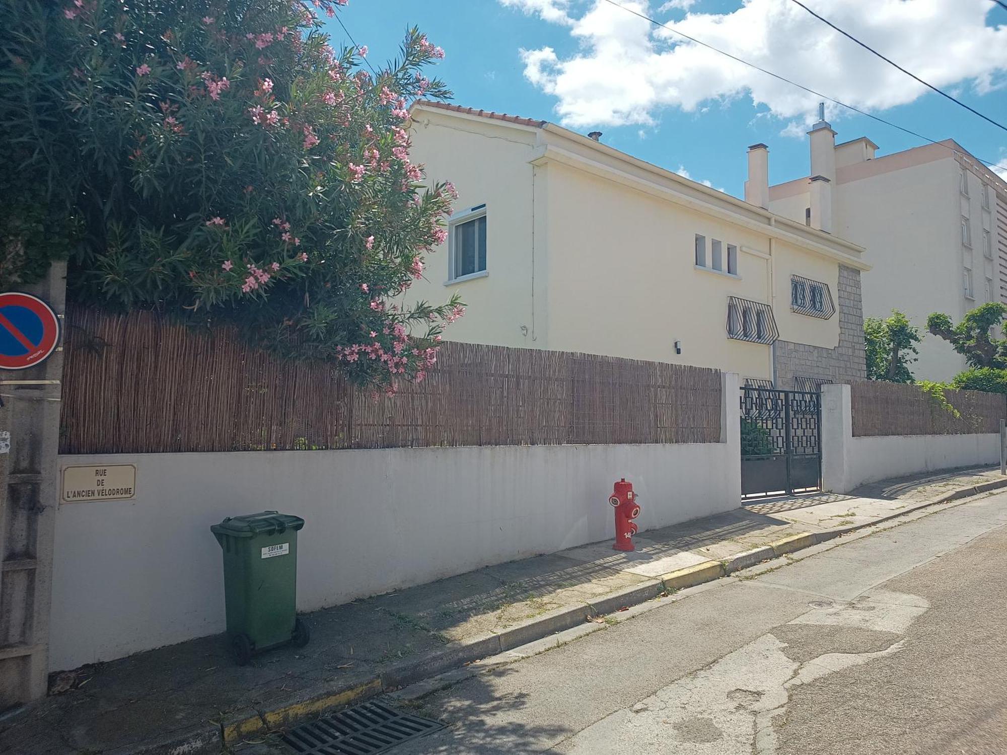 Grand Appartement, 2 Chambres Et Jardin Nîmes Dış mekan fotoğraf