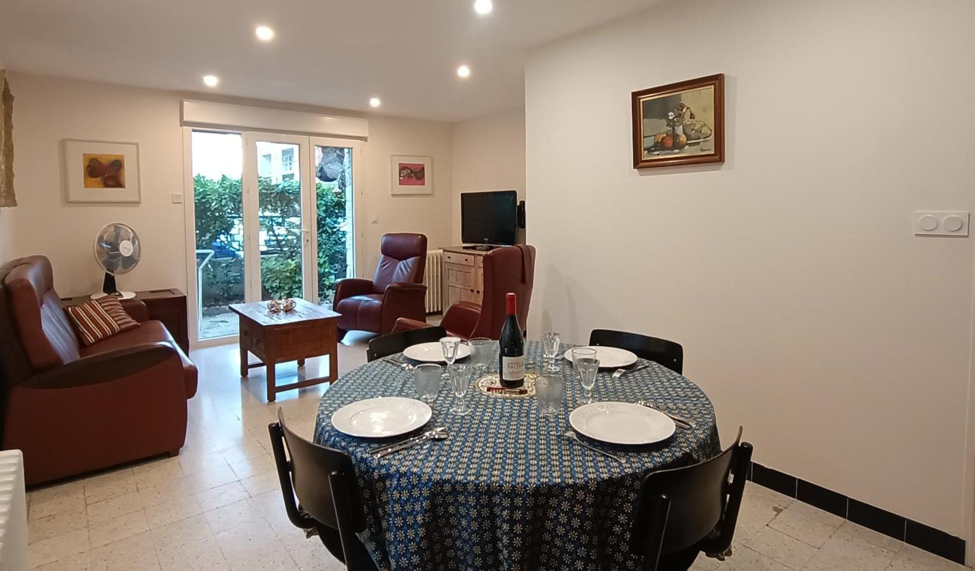 Grand Appartement, 2 Chambres Et Jardin Nîmes Dış mekan fotoğraf